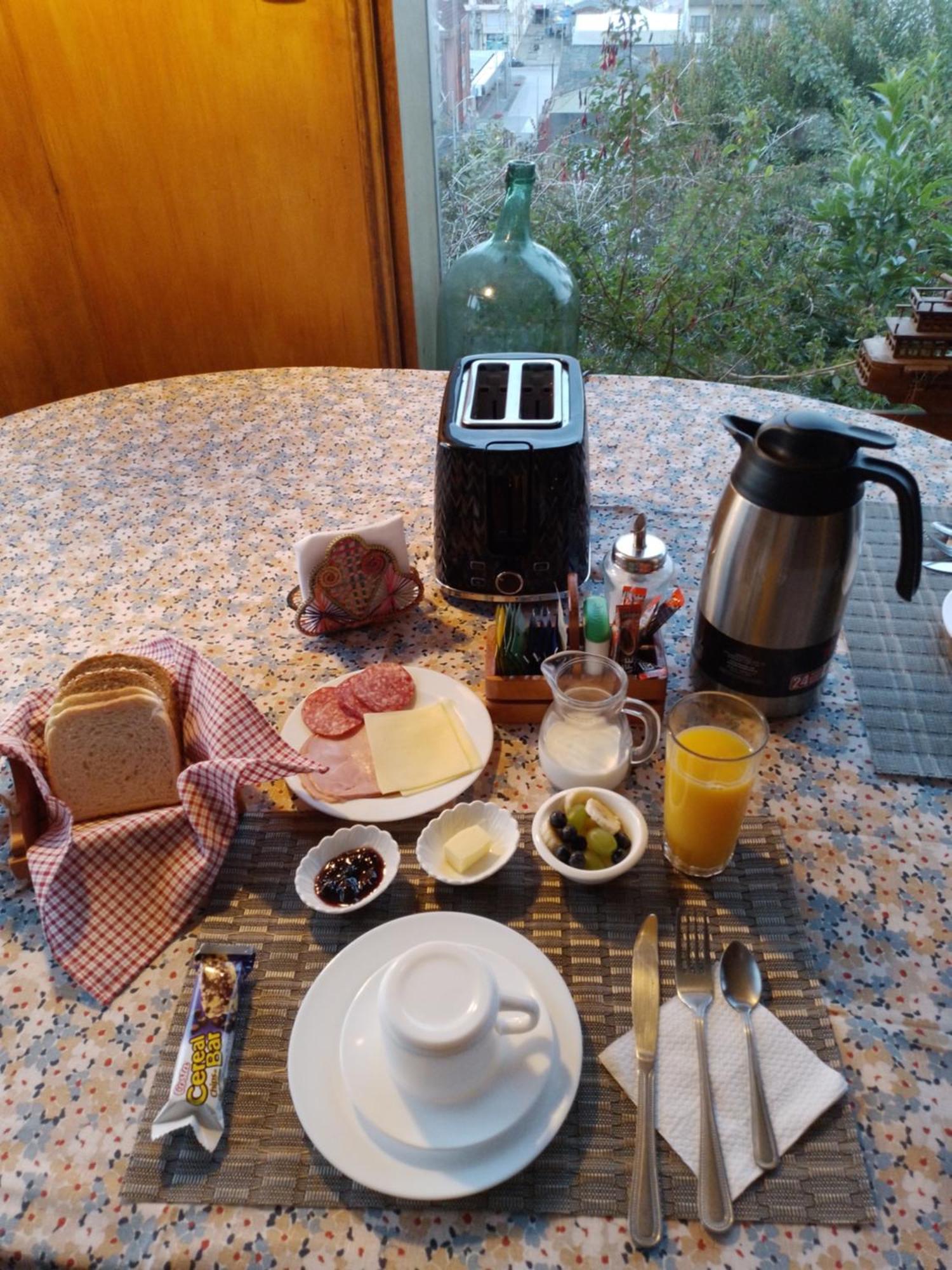 Portal Austral Bed and Breakfast Puerto Montt Eksteriør billede